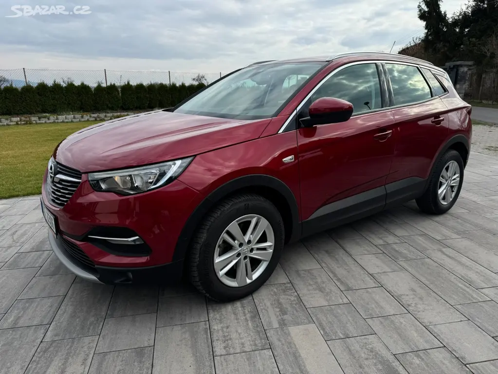 Opel Grandland 1.2 96 kw manuál 78tis Km
